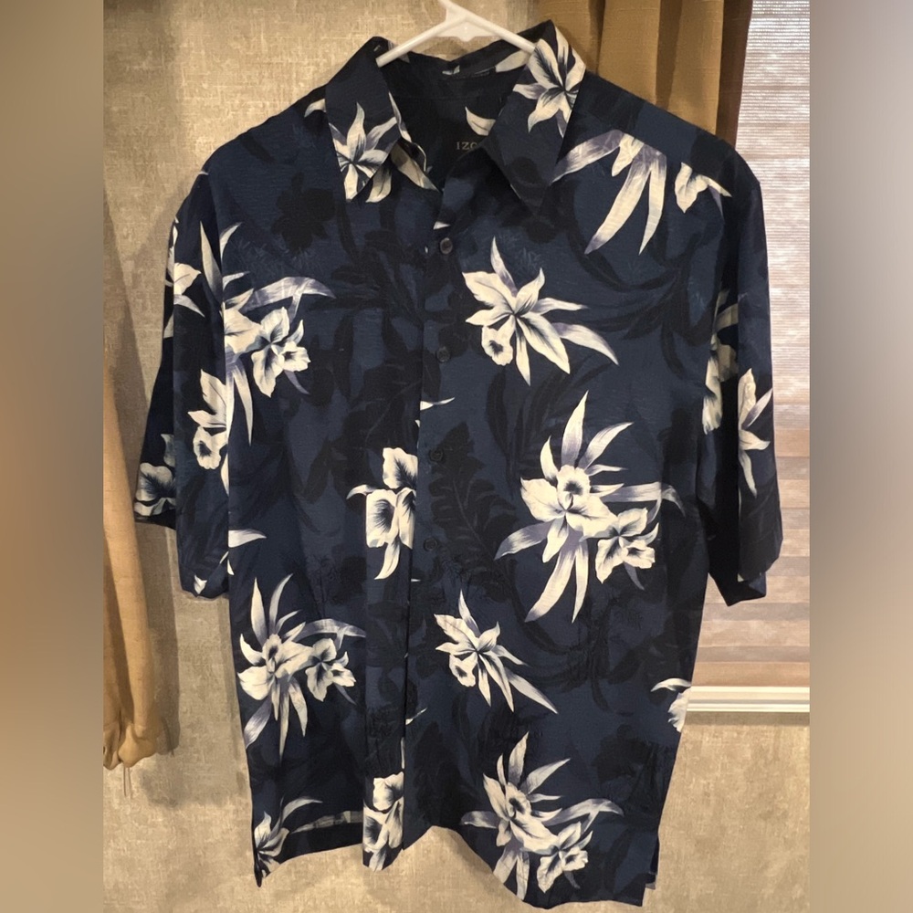 Izod Men's 100% Silk Shirt